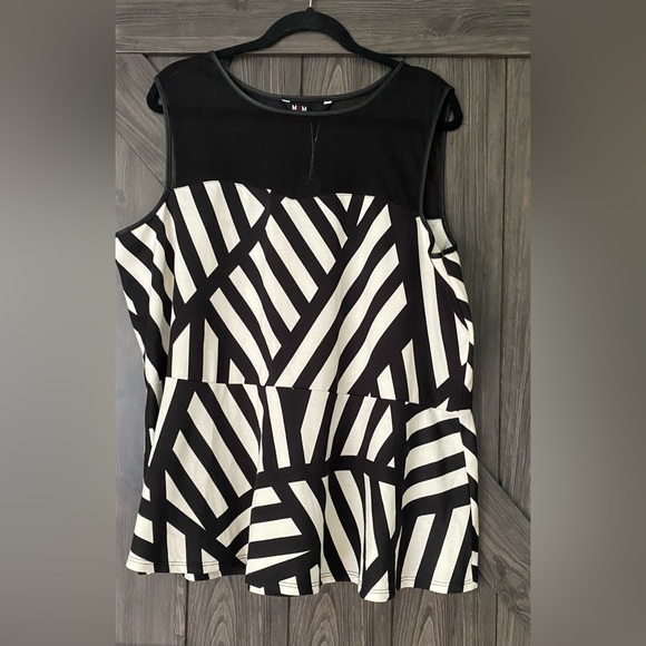 Black & White MXM sleeveless peplum top with mesh upper, NWT, sz 3X - Picture 2 of 6